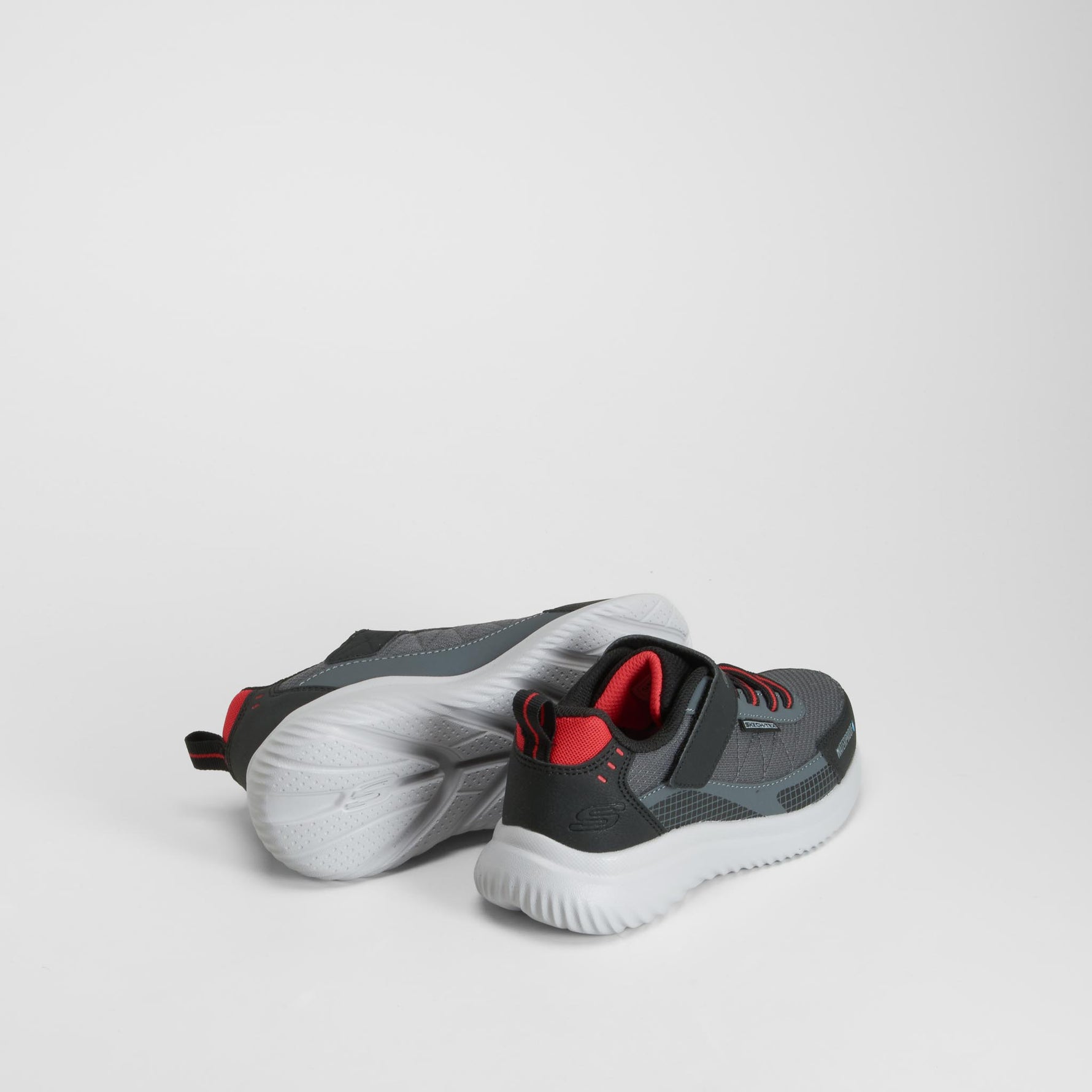 Zapatilla deportiva waterproof gris SKECHERS