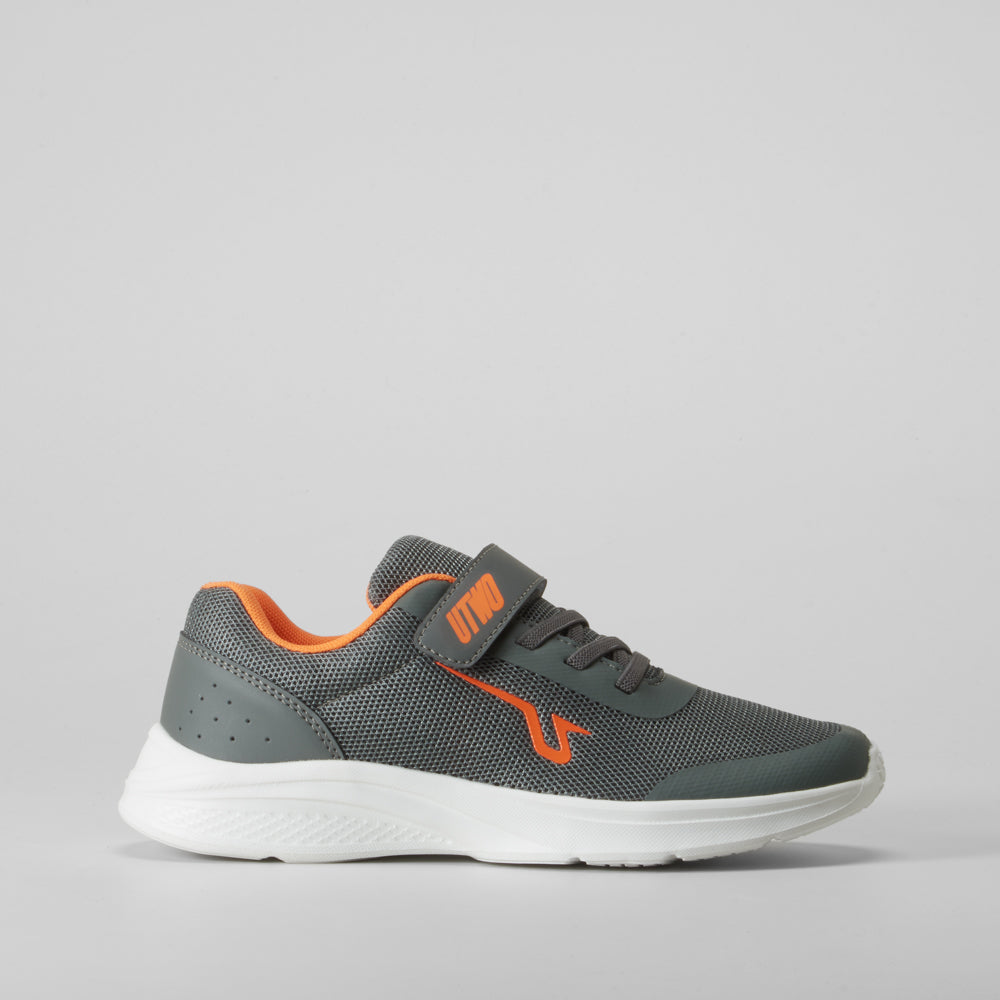 Deportiva gris y naranja UTWO
