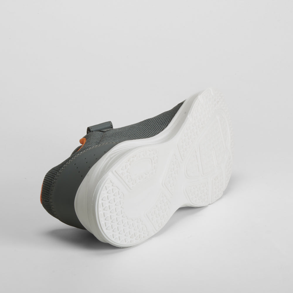 Deportiva gris y naranja UTWO