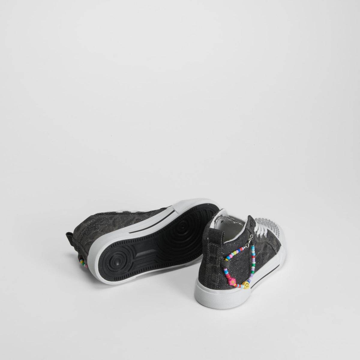 Zapatilla alta lona negro con abalorios BEPPI
