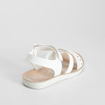 Sandalia multitiras con corazones blanca COMFEET