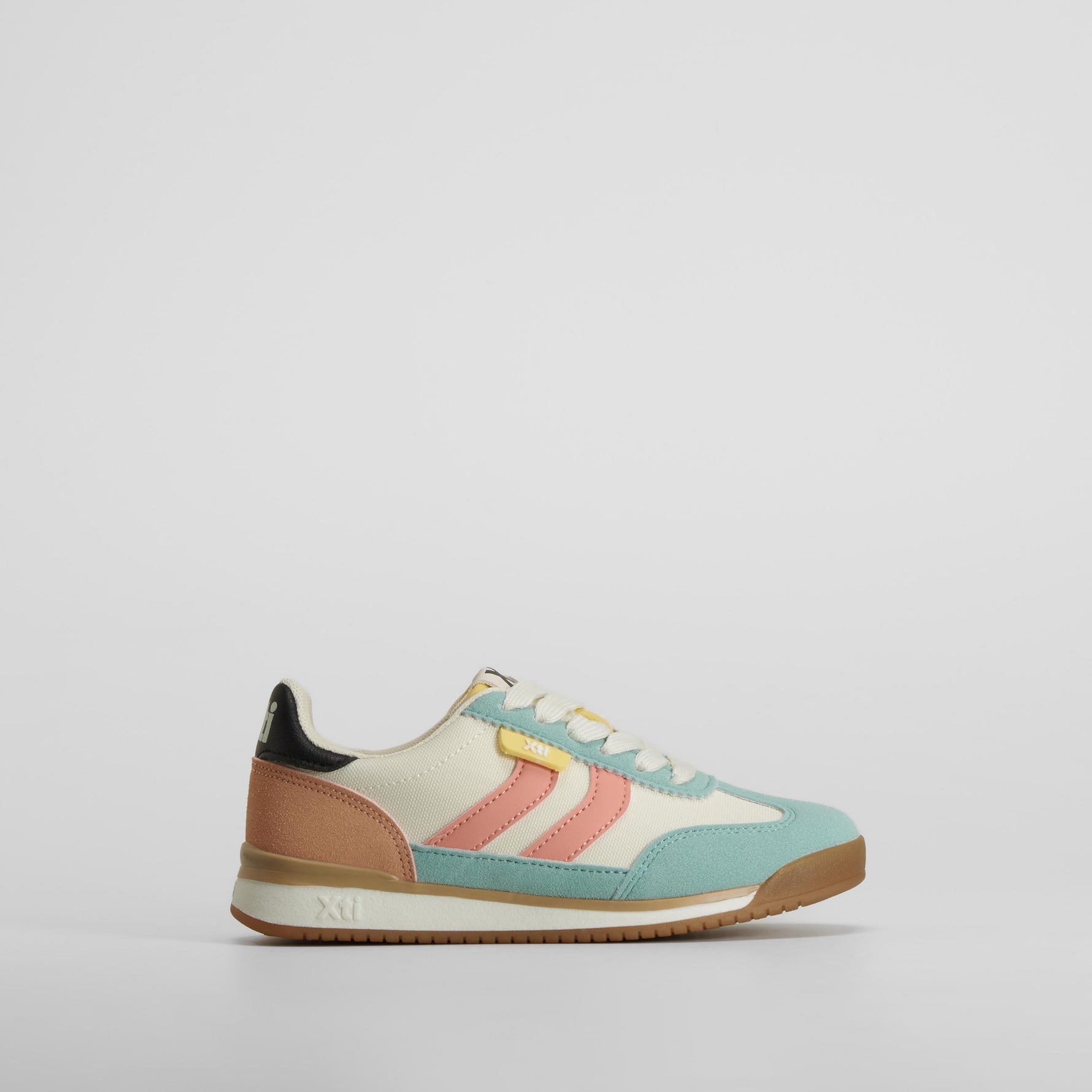 Zapatilla deportiva multicolor XTI