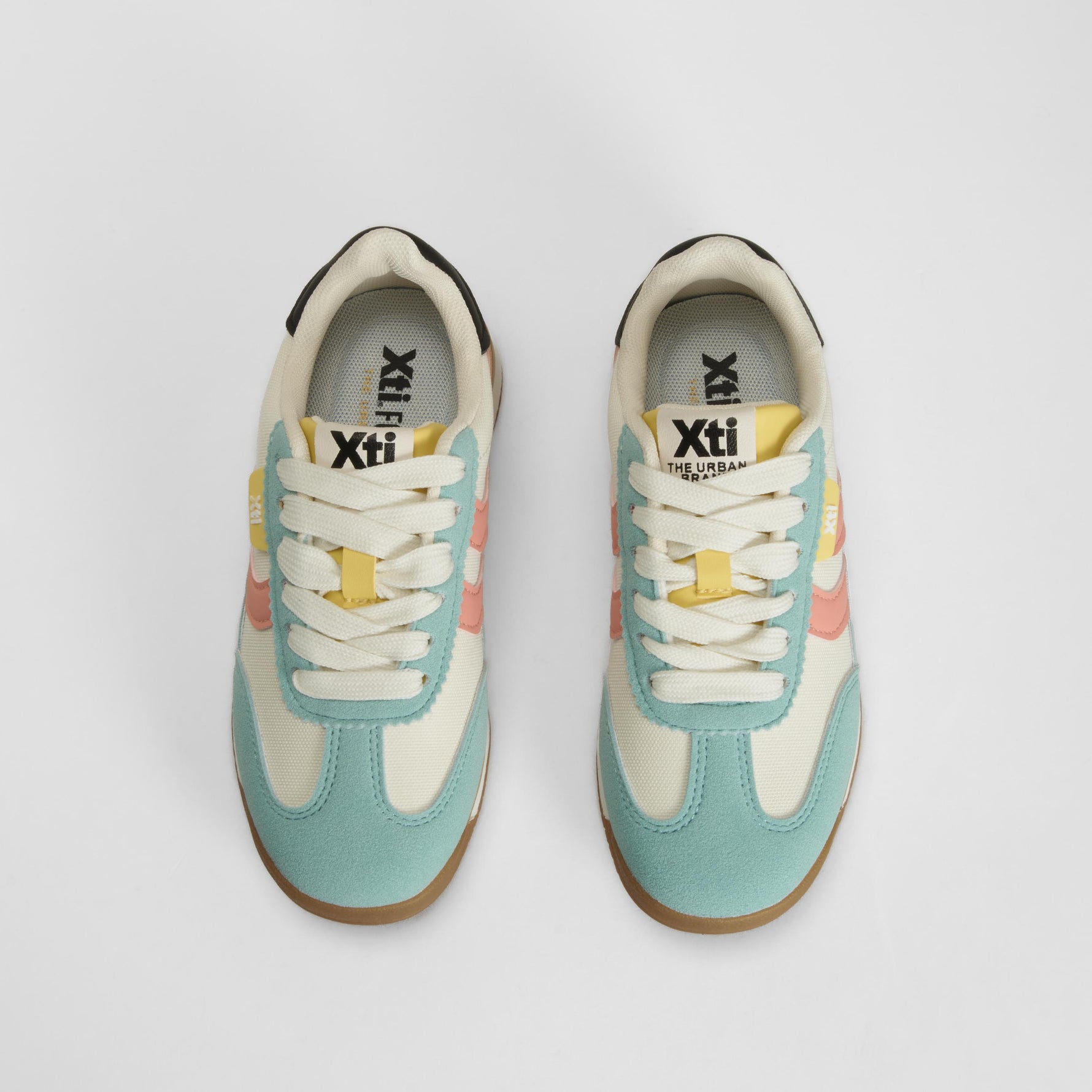 Zapatilla deportiva multicolor XTI