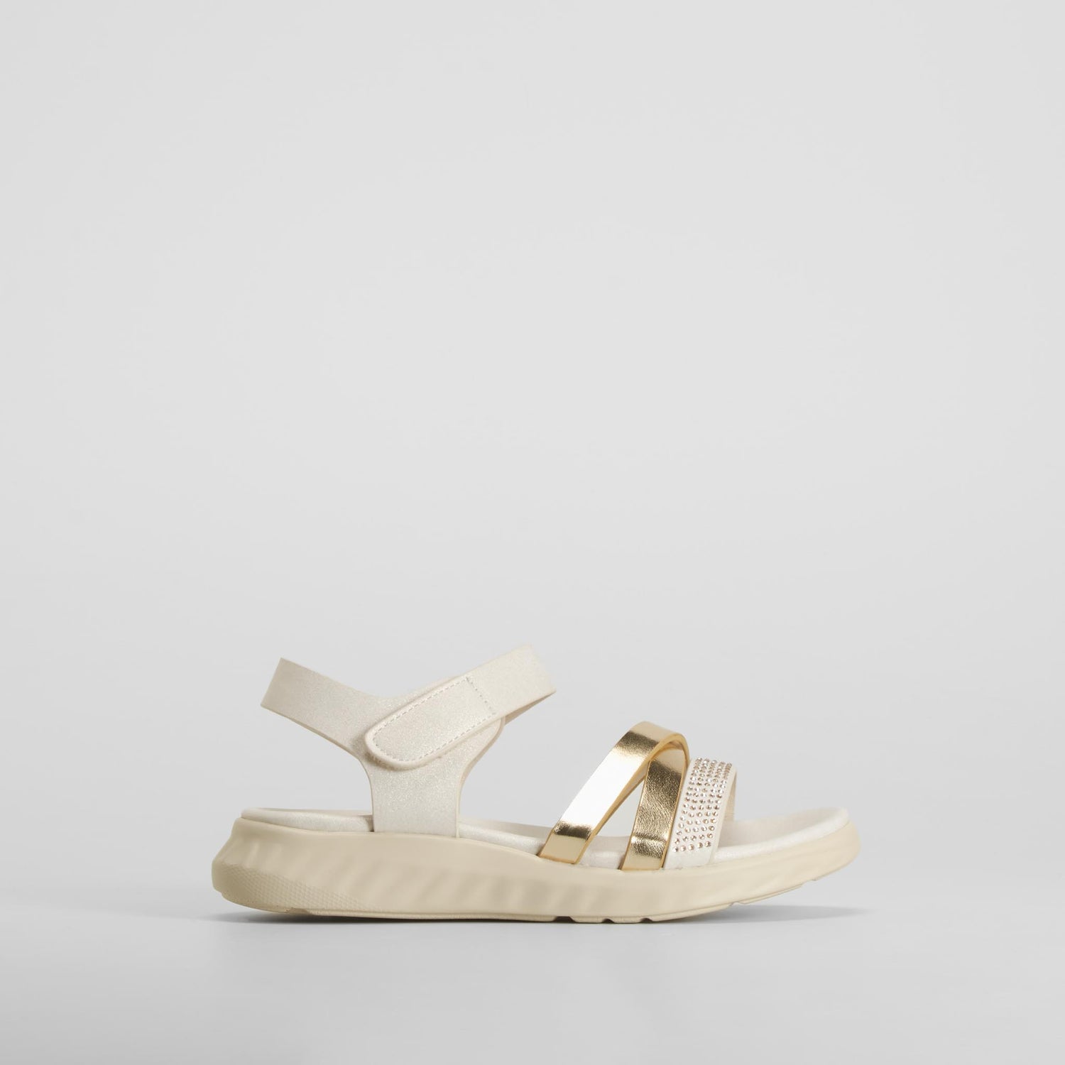 Sandalia plana tiras cruzadas beige XTI