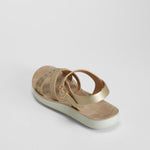Sandalia tiras trenzada oro COMFEET