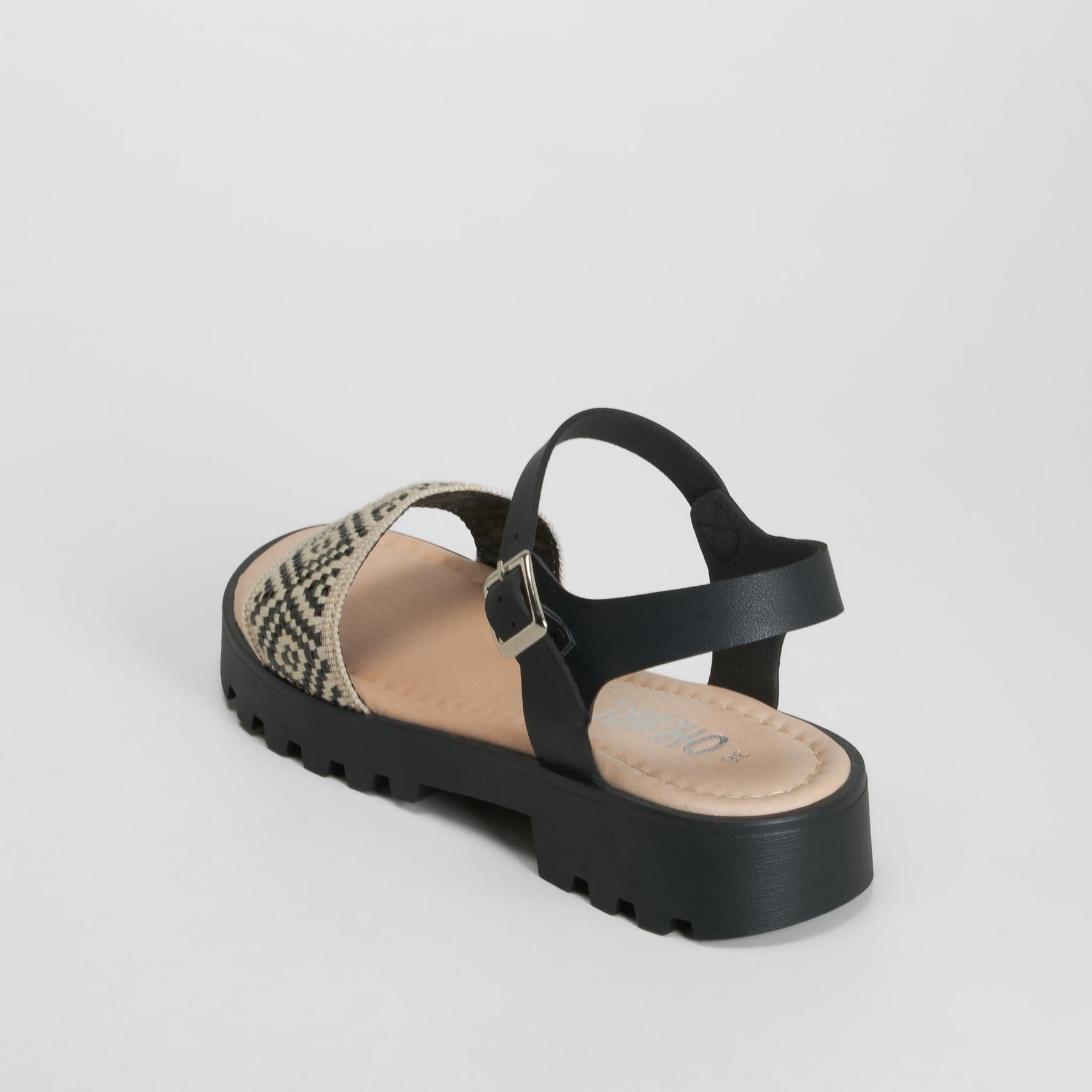 Sandalia plana rafia hebilla negra OH GIRL!