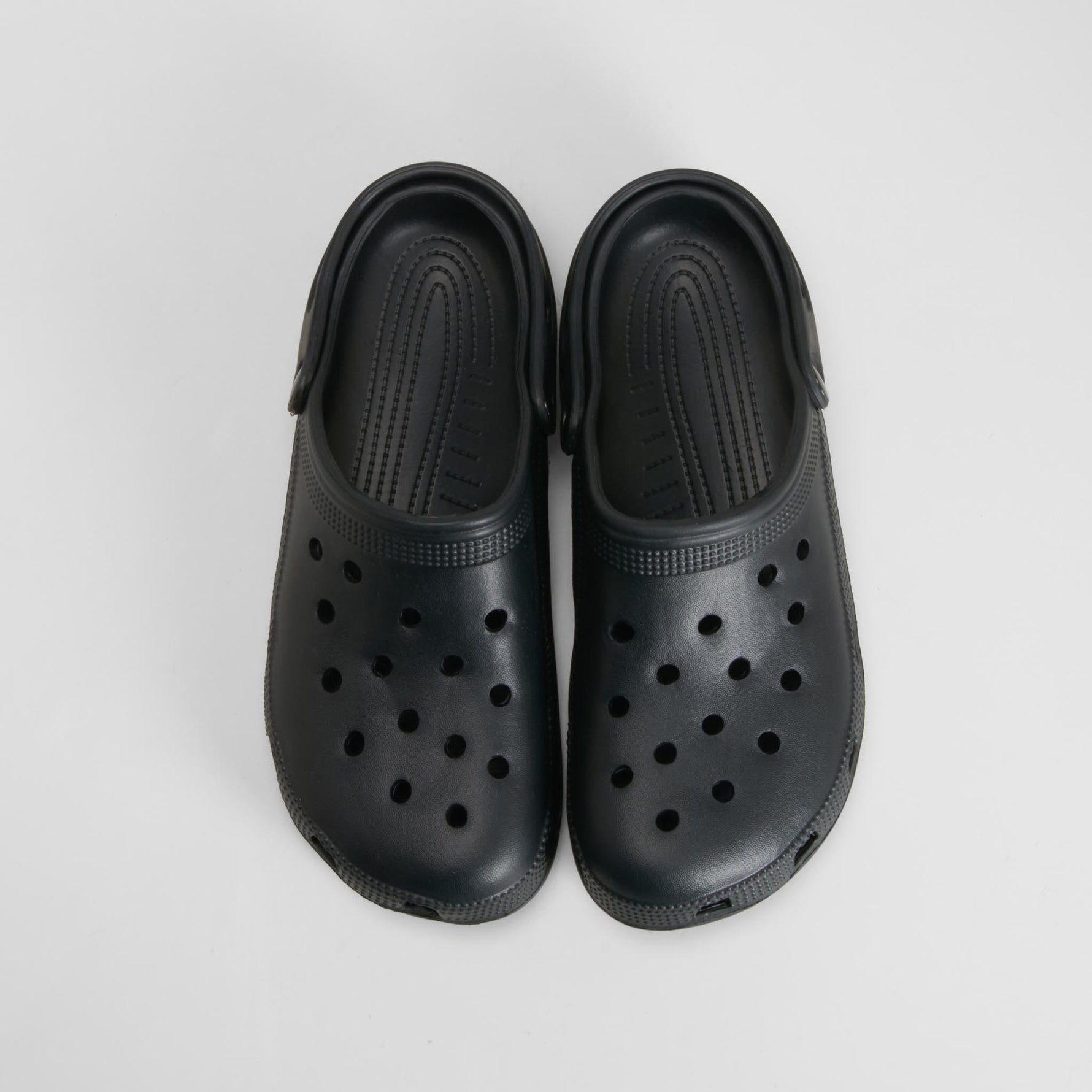 Zueco de playa liso negro COCONUT