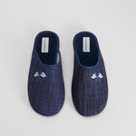 Zapatilla de casa bordada azul COMFEET
