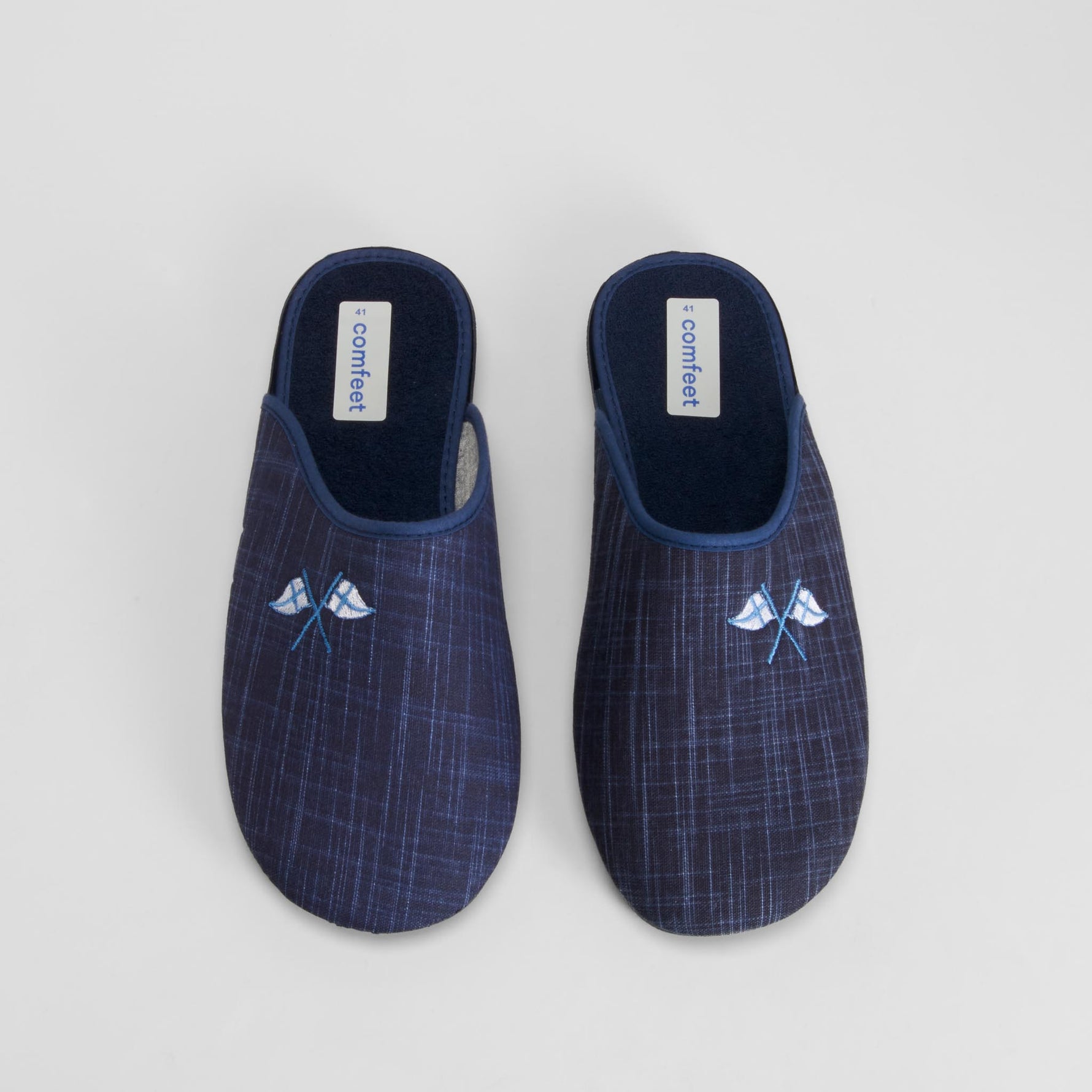 Zapatilla de casa bordada azul COMFEET