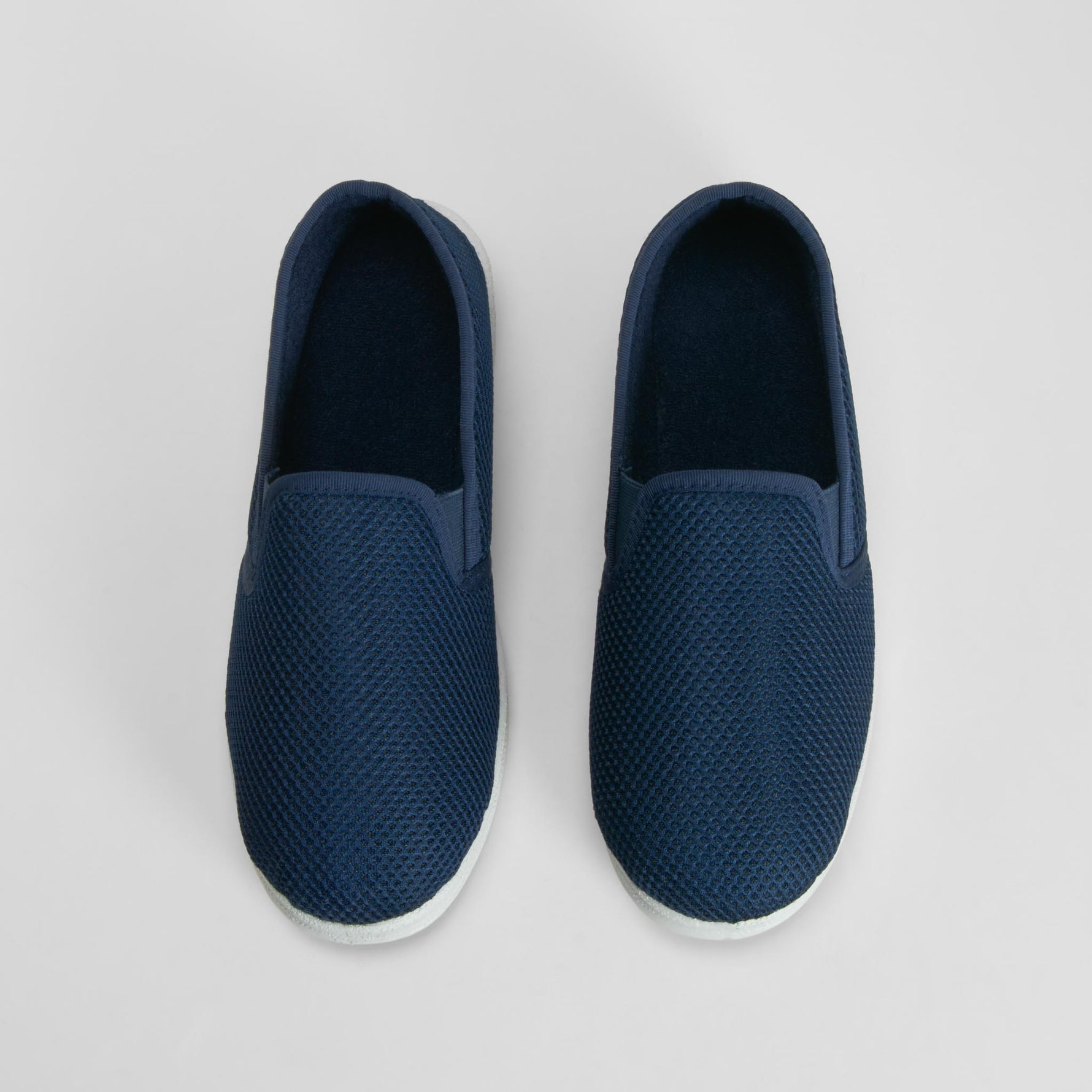 Zapatilla de casa cerrada azul OLYNE