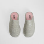 Zapatilla de casa bordada gris COMFEET