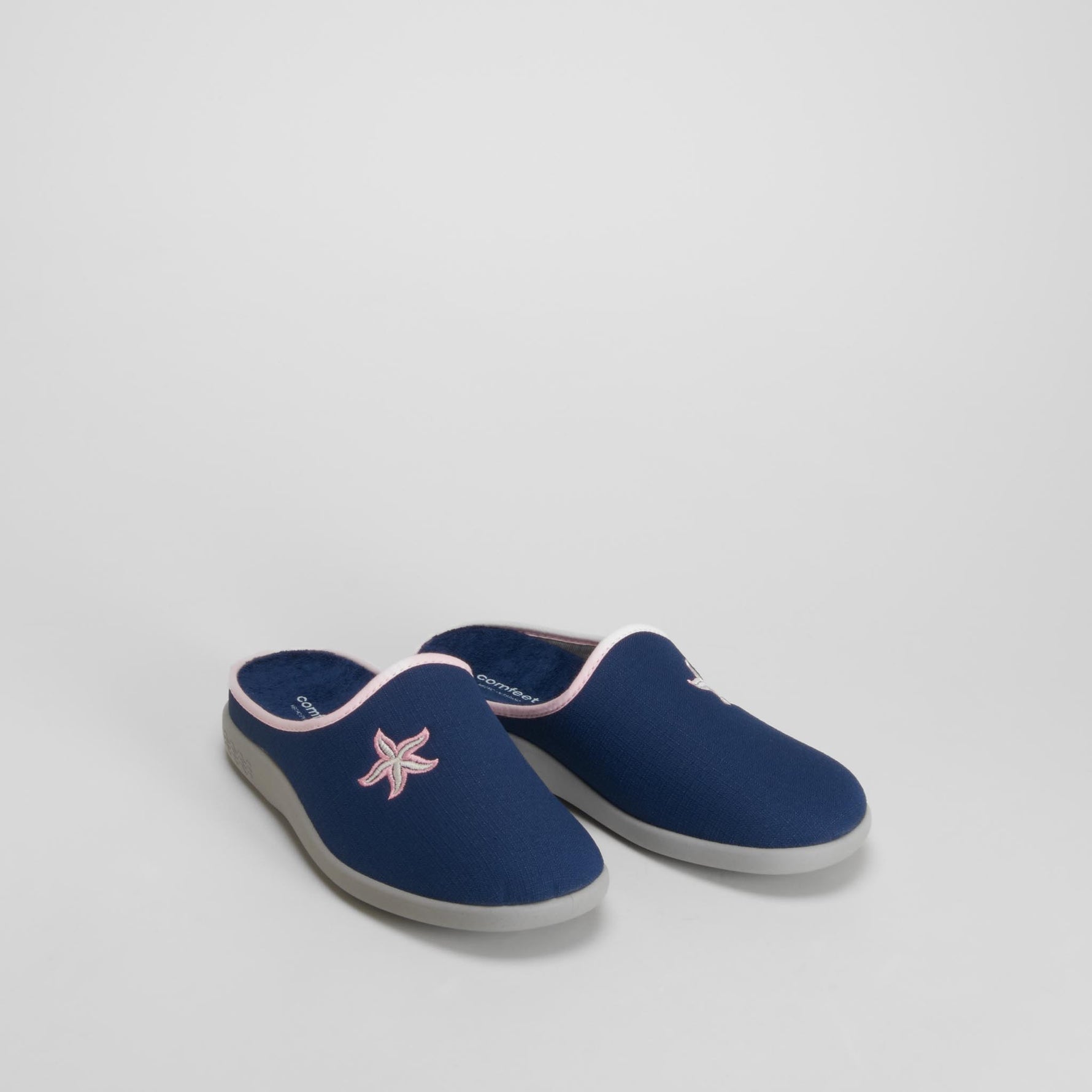 Zapatilla de casa estrella bordada azul COMFEET