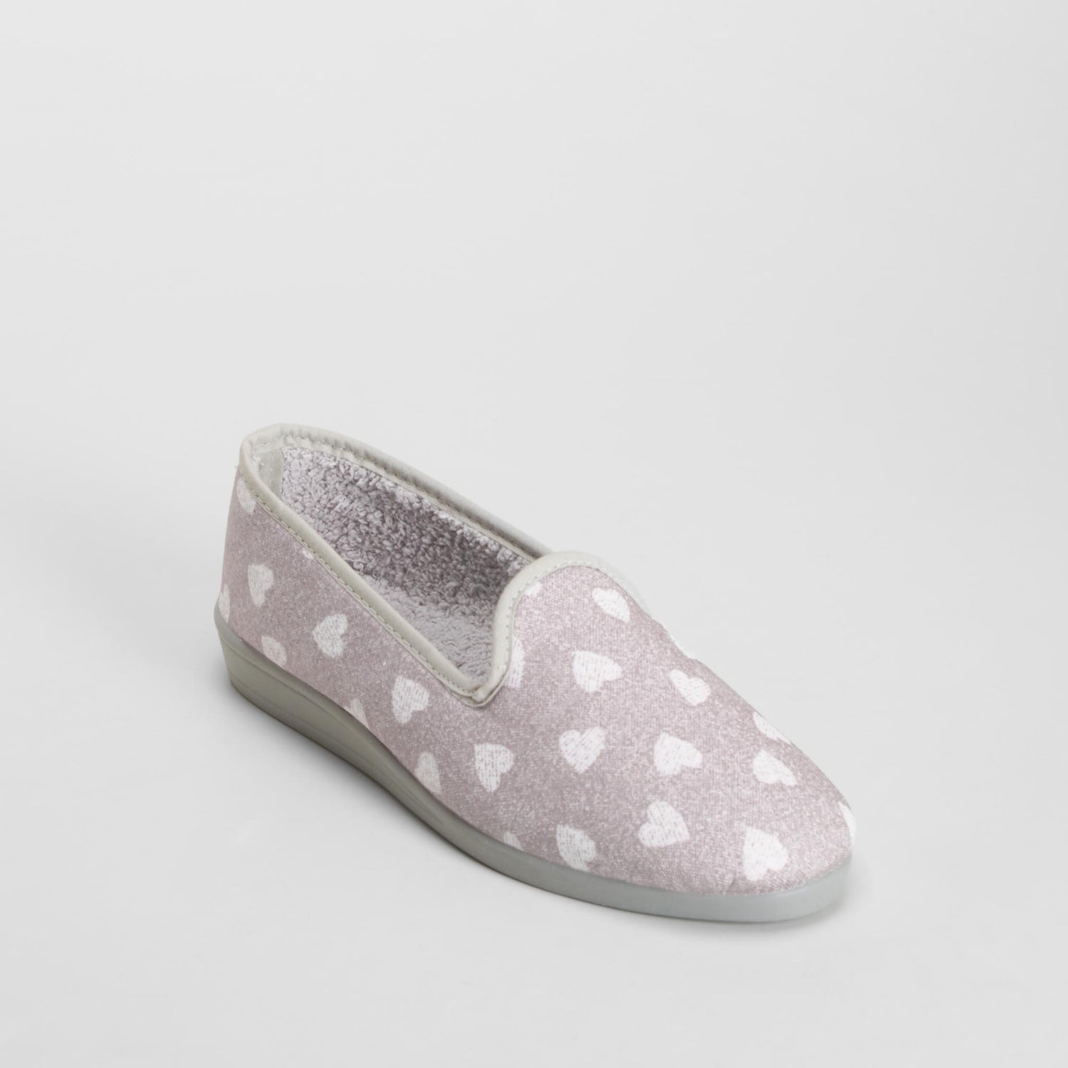 Zapatilla de casa cerrada corazones gris COMFEET