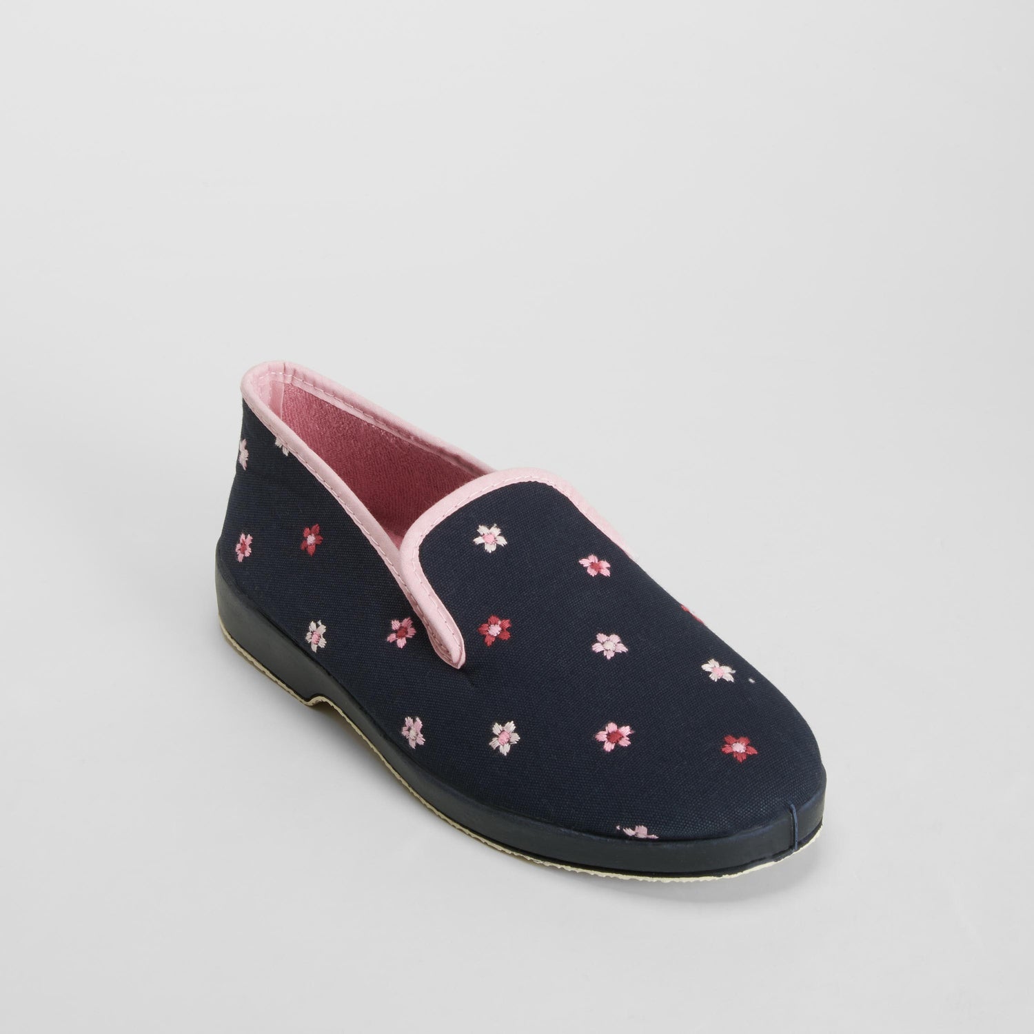Zapatilla de casa con flores bordadas azul COMFEET