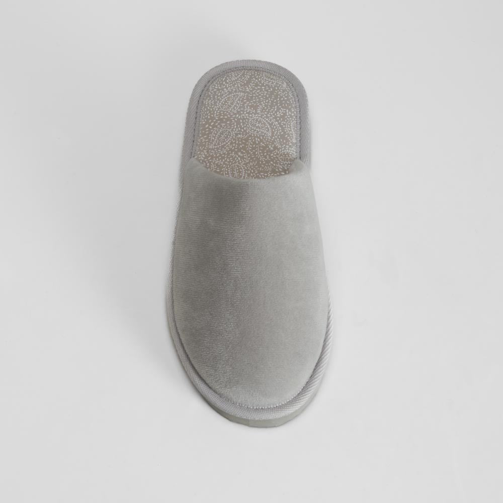 Zapatilla de casa gris cómoda OLYNE