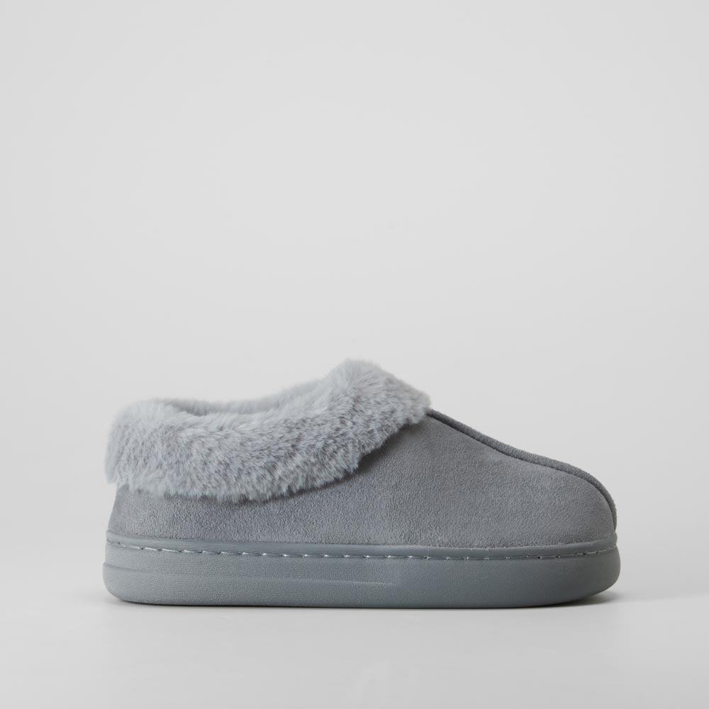 Zapatilla de casa gris con forro suave OLYNE