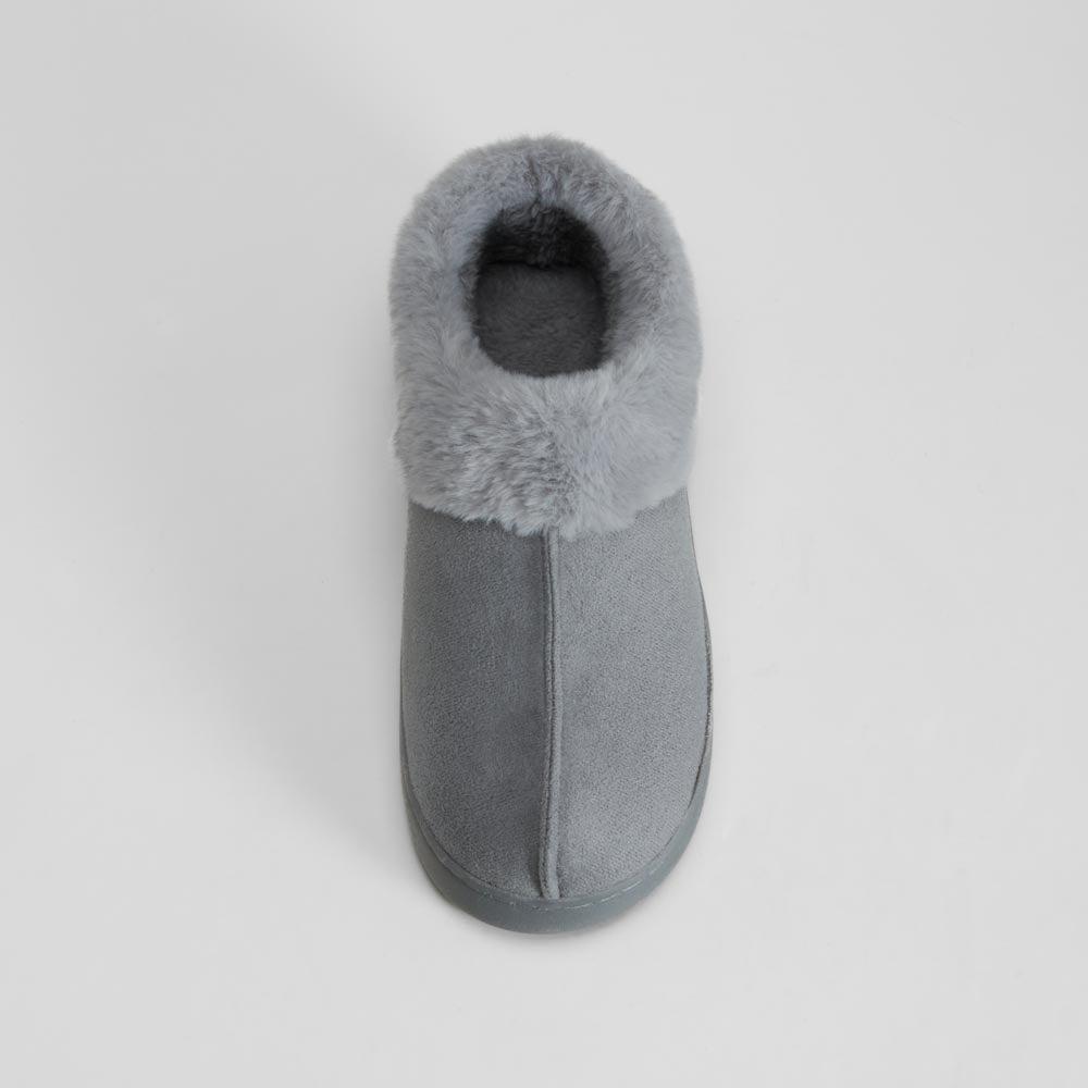 Zapatilla de casa gris con forro suave OLYNE