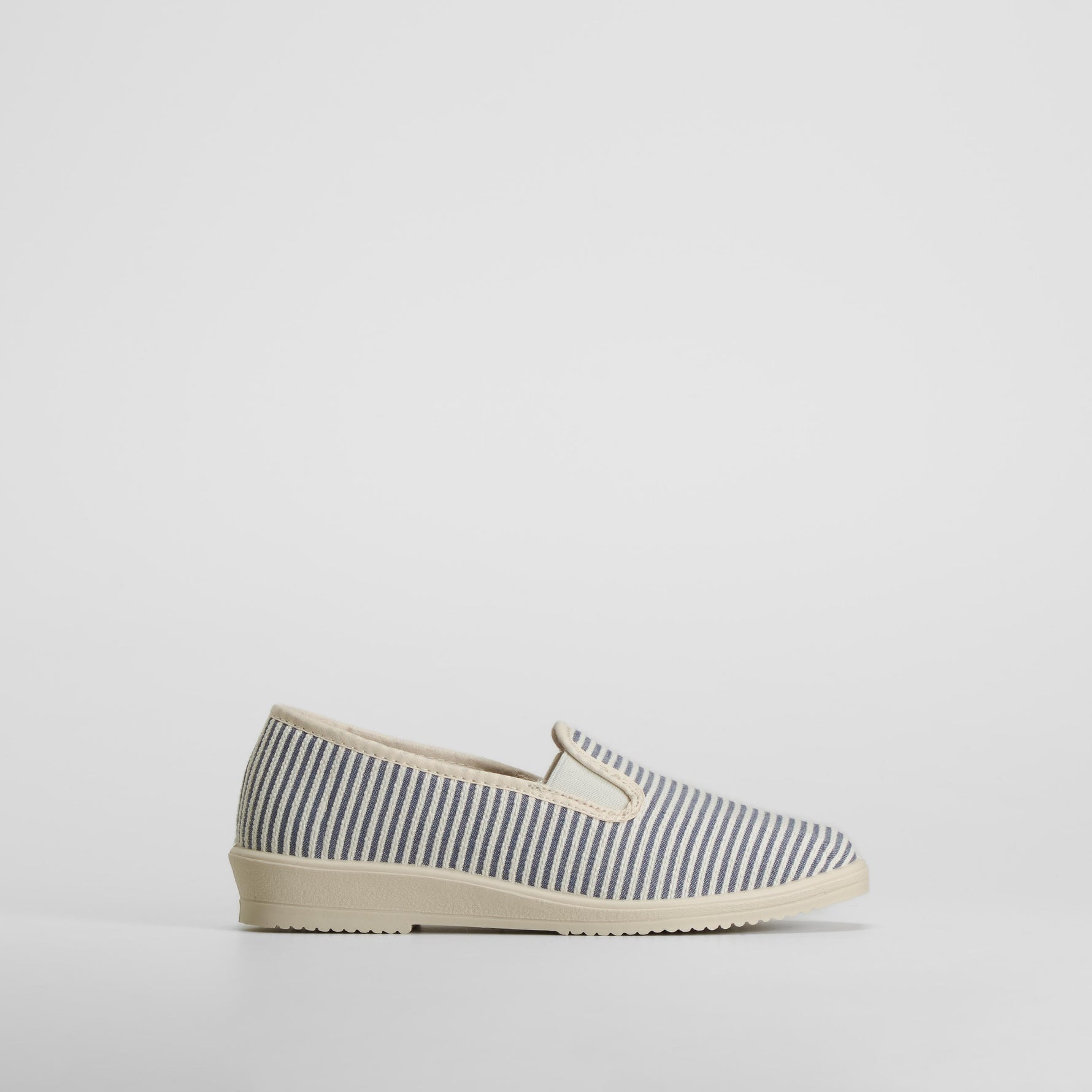 Zapatilla de casa plana rayas azul OLYNE