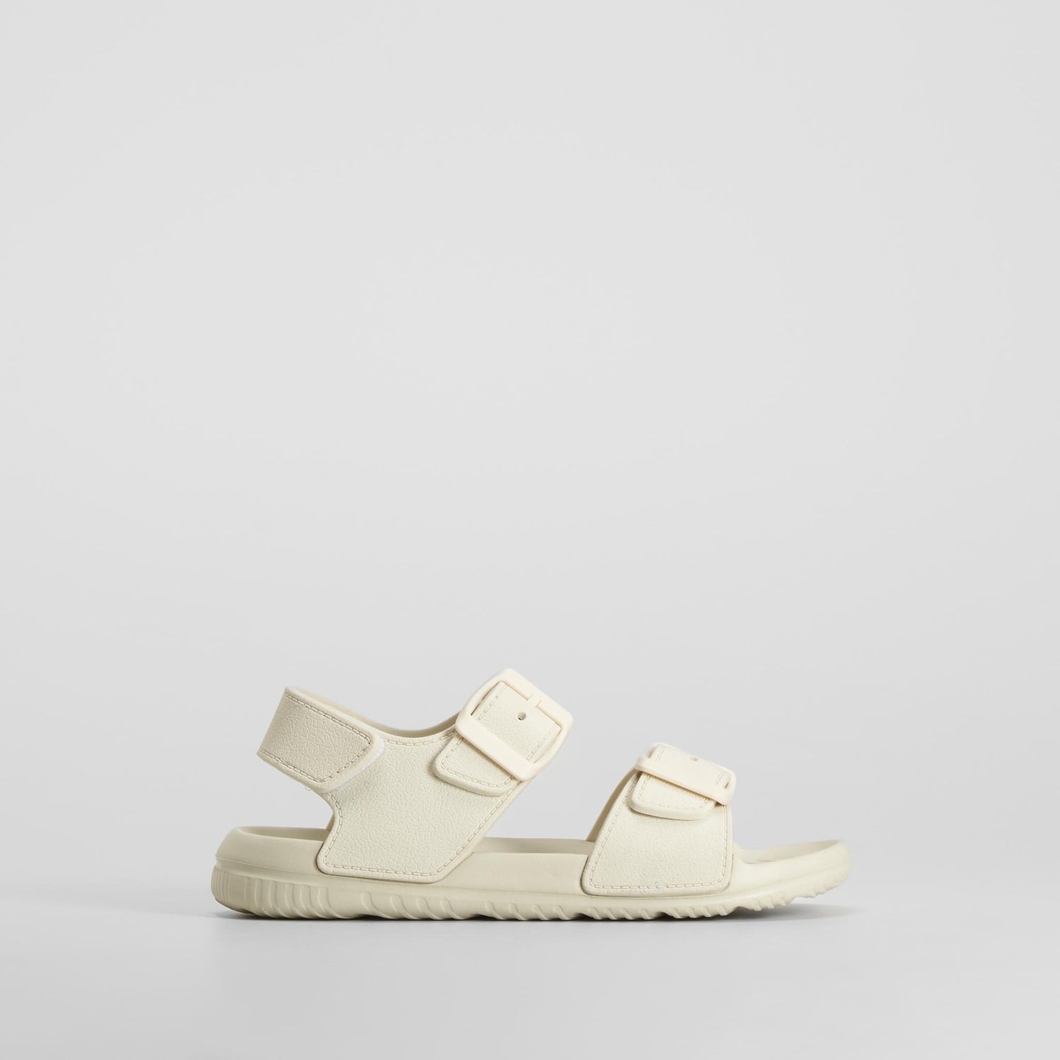 Chancla doble hebilla y velcro beige COCONUT