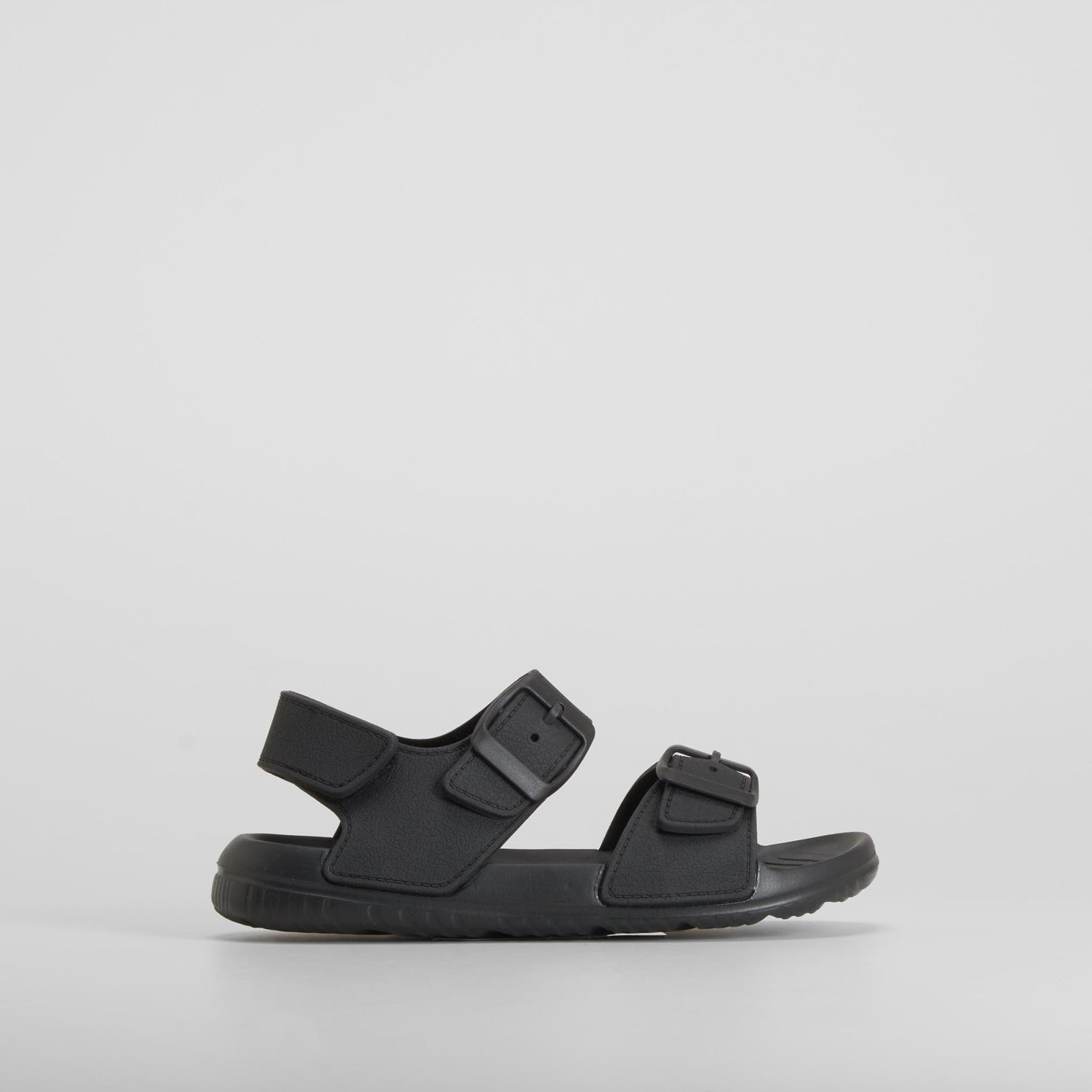 Chancla doble hebilla y velcro negro COCONUT