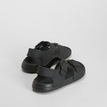 Chancla doble hebilla y velcro negro COCONUT