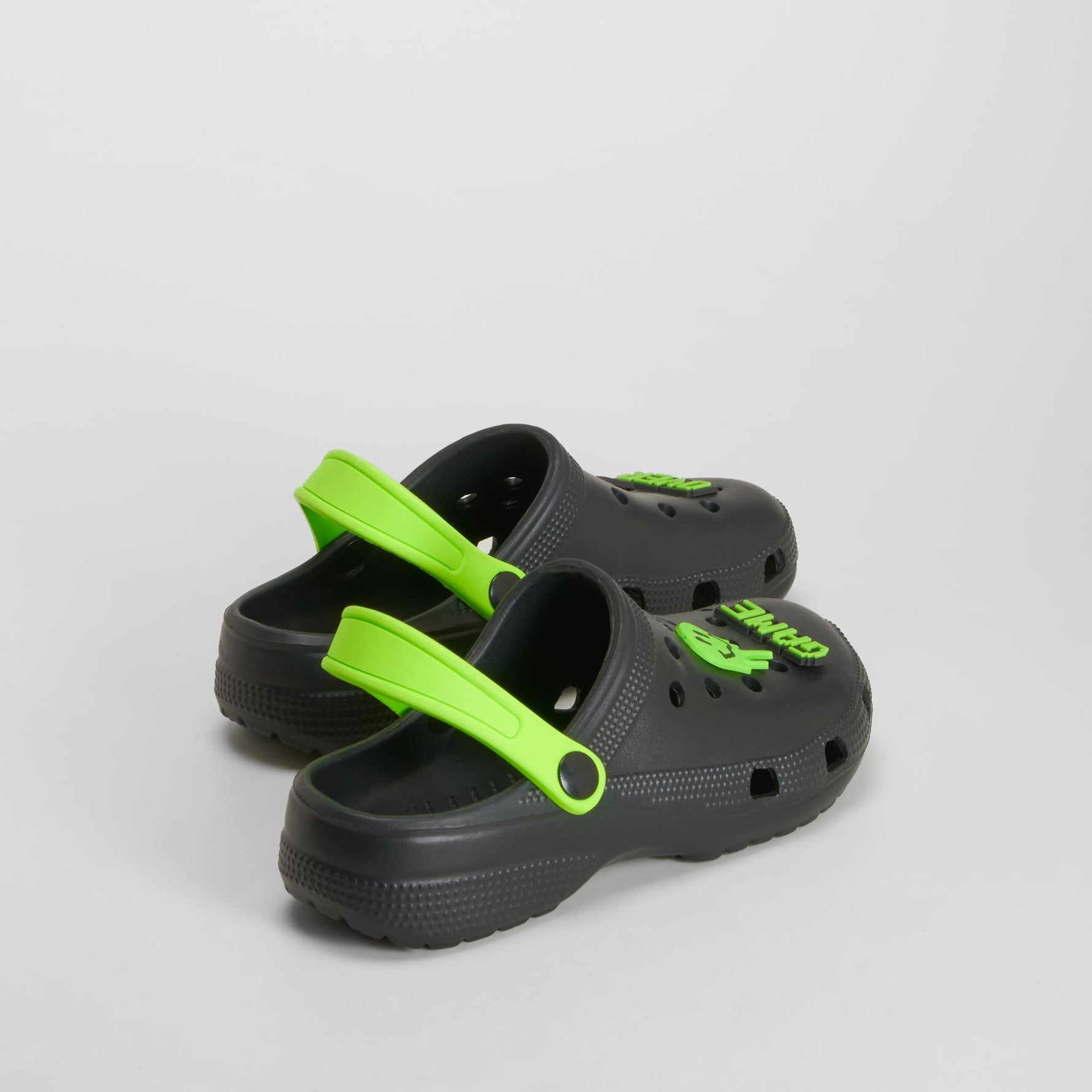 Zueco de playa negro COCONUT