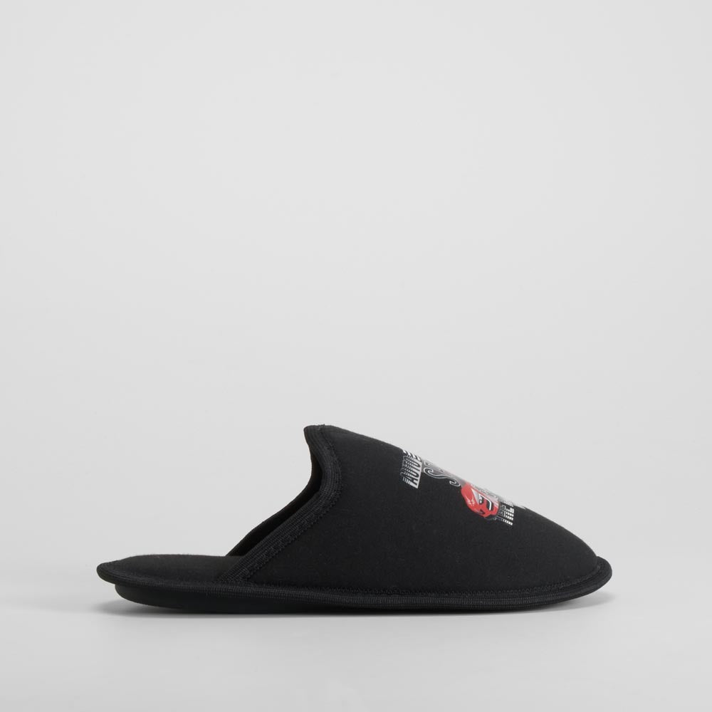 Zapatilla de casa negra con diseño de coche OLYNE