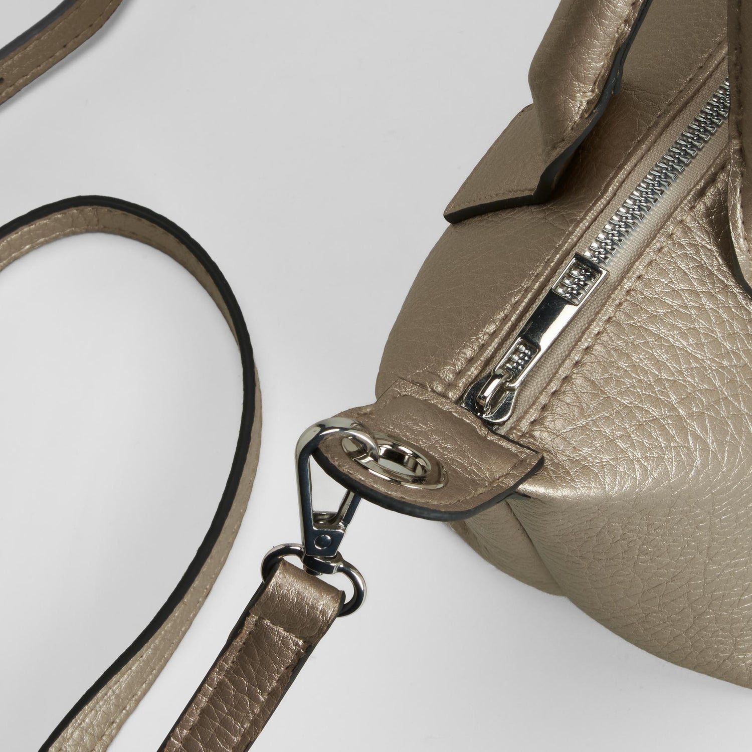 Bolso bandolera asa corta oro PICCOLA PIU