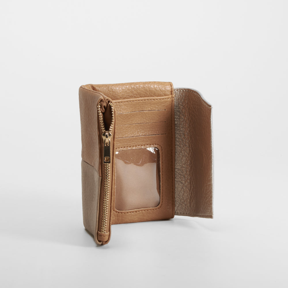 Cartera tonos marrón PICCOLA PIU