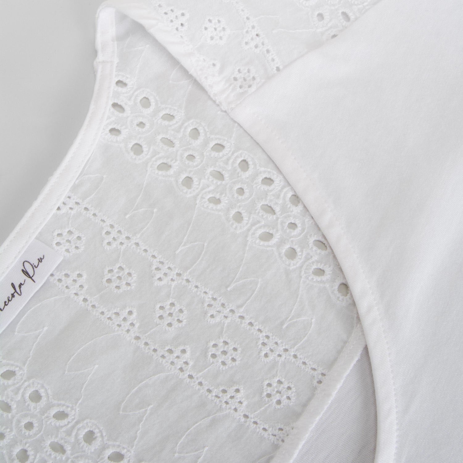 Blusa escote en v manga corta blanca PICCOLA PIU