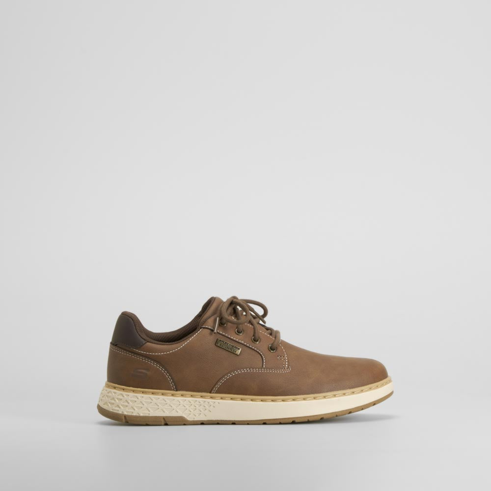 Zapato waterproof relaxed fit marrón SKECHERS