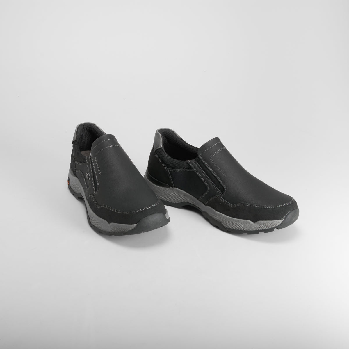 Zapatilla casual slip on negra RELIFE
