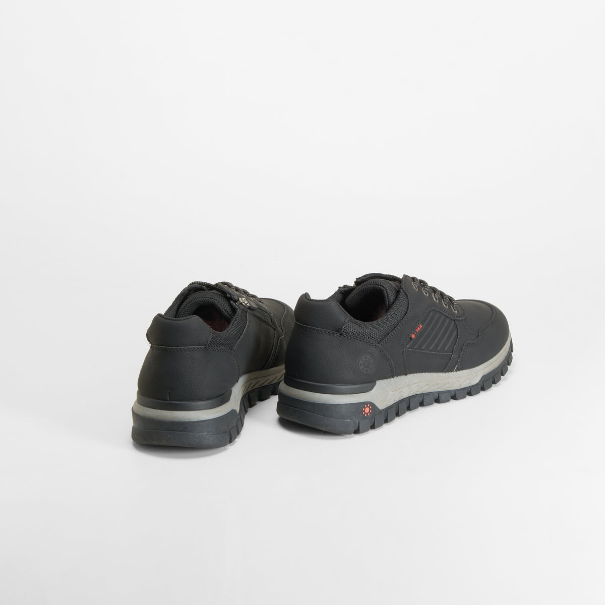 Zapatilla casual water repellent negra RELIFE