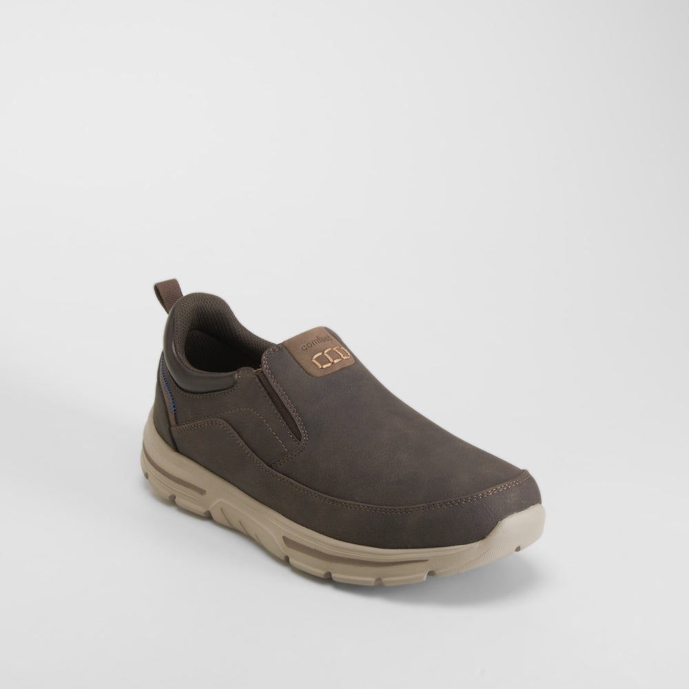 Zapato casual slip on en marrón COMFEET
