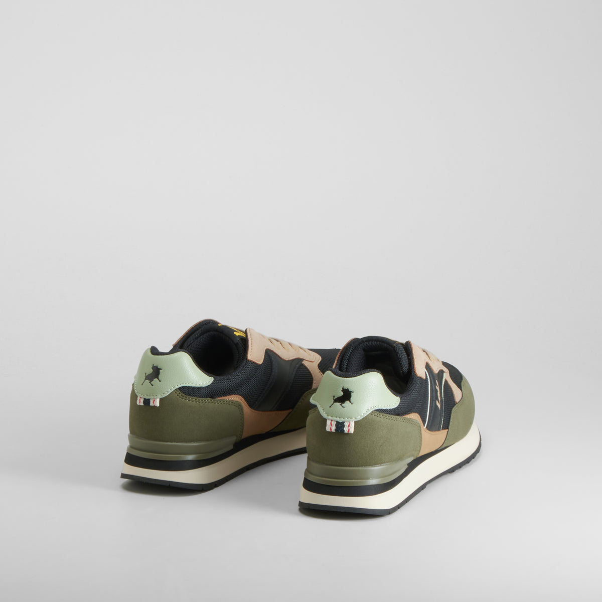 Retro jogger deportiva negro LOIS
