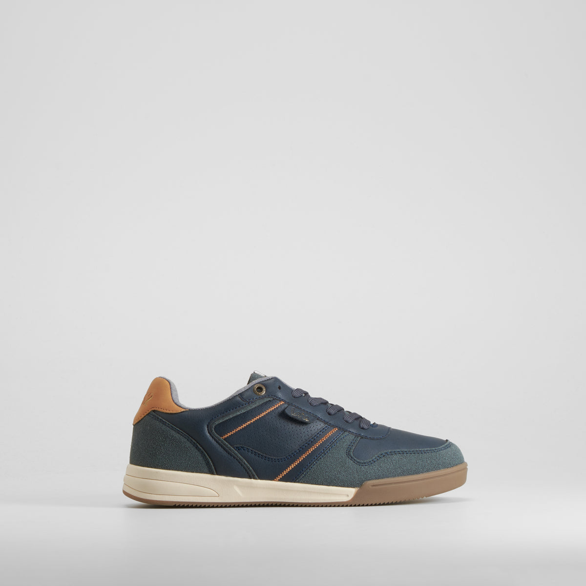 Zapatilla azul marino suela blanca LOIS