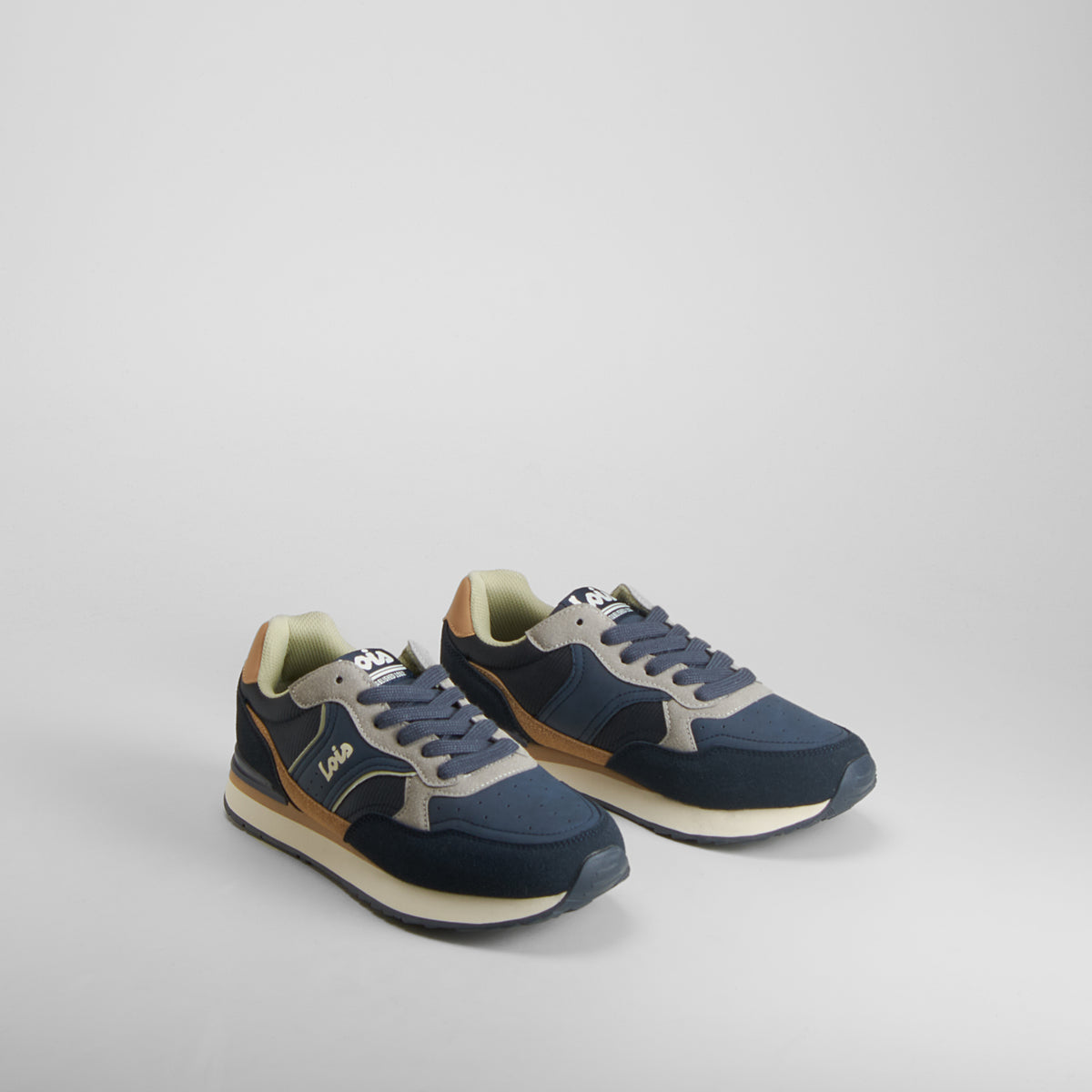 Zapatilla deportiva azul marino suela blanca LOIS