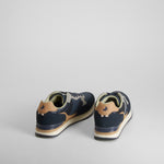 Zapatilla deportiva azul marino suela blanca LOIS