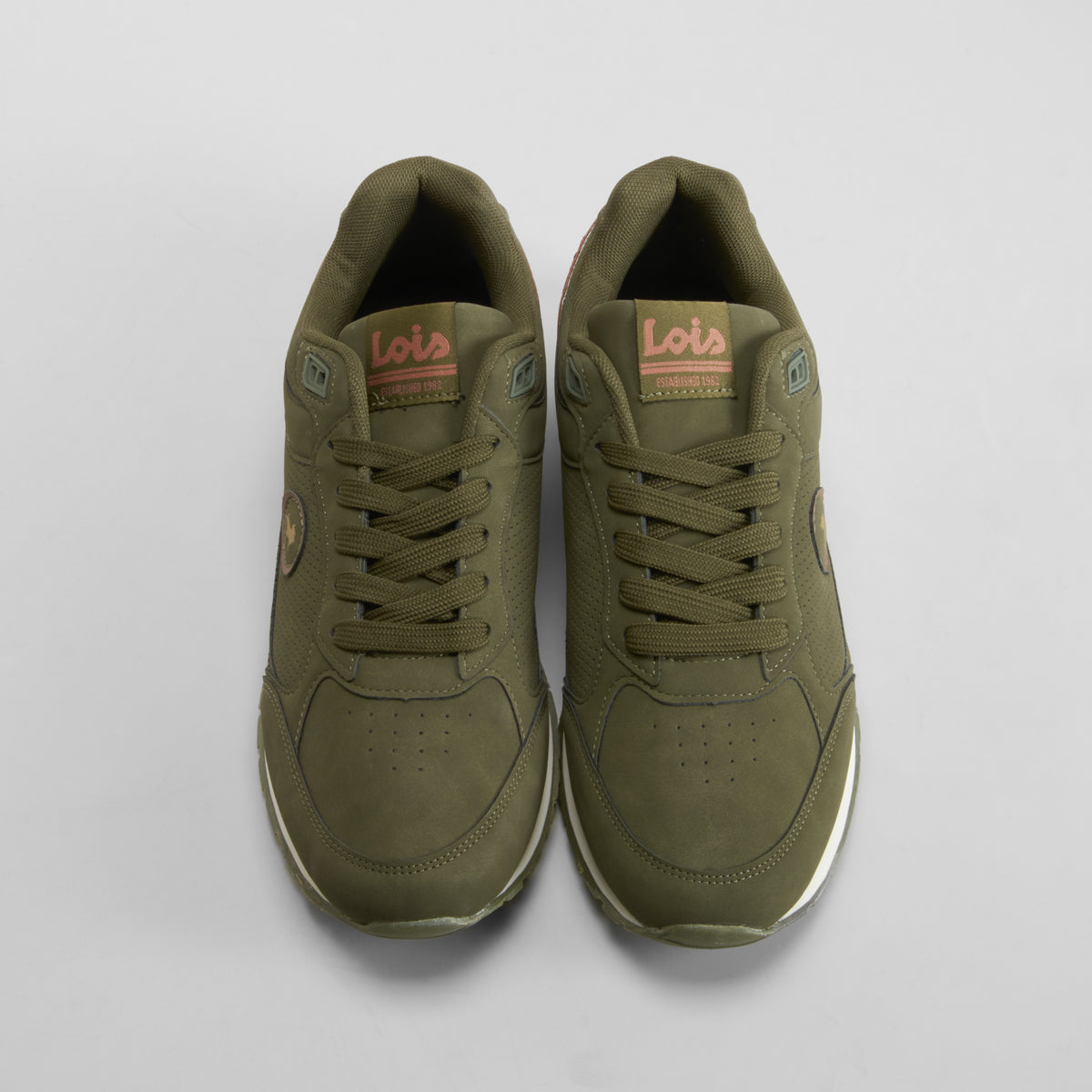 Retro jogger logo deportiva verde LOIS
