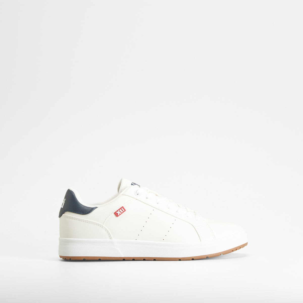 Zapatilla deportiva basic blanca XTI