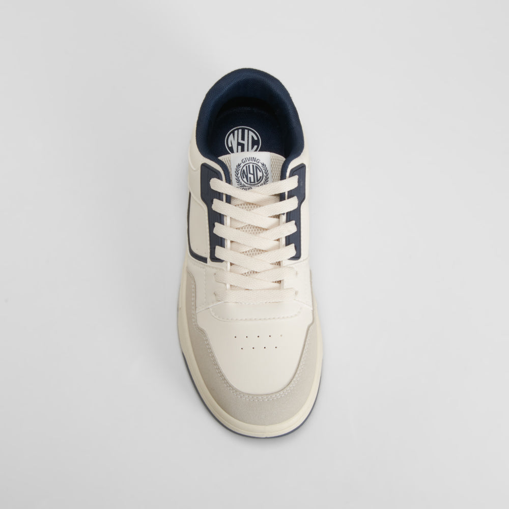Zapatilla deportiva blanca y azul NYC
