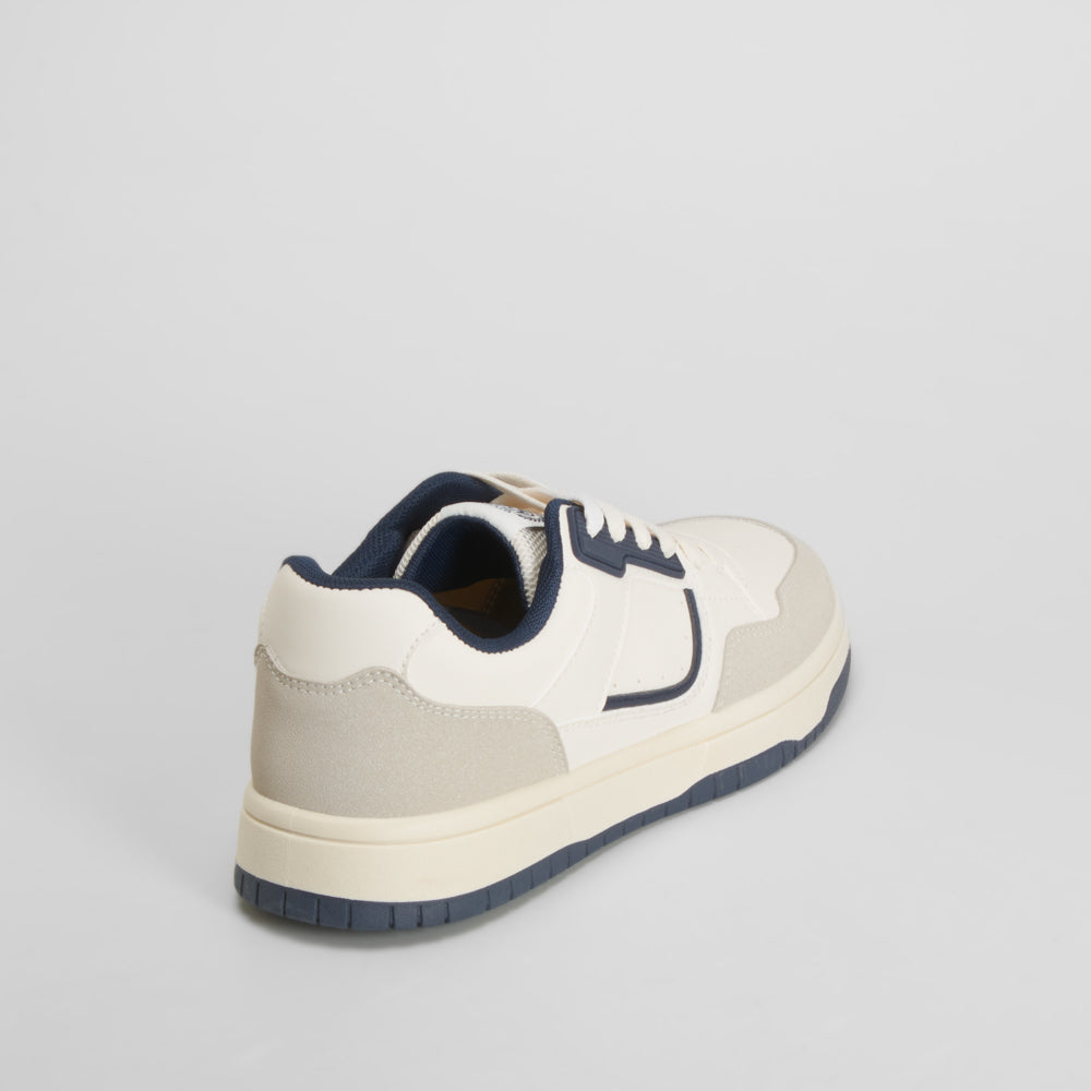 Zapatilla deportiva blanca y azul NYC