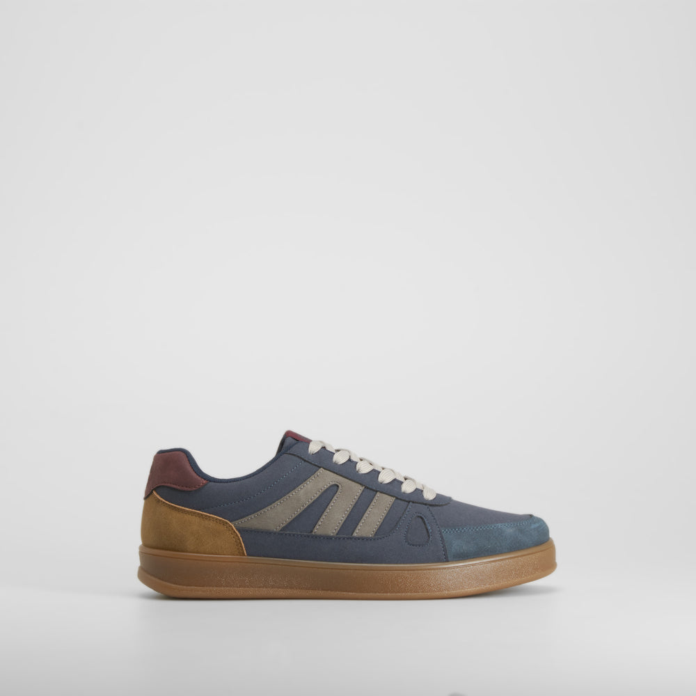 Deportiva urbana azul NYC