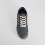 Deportiva urbana azul NYC