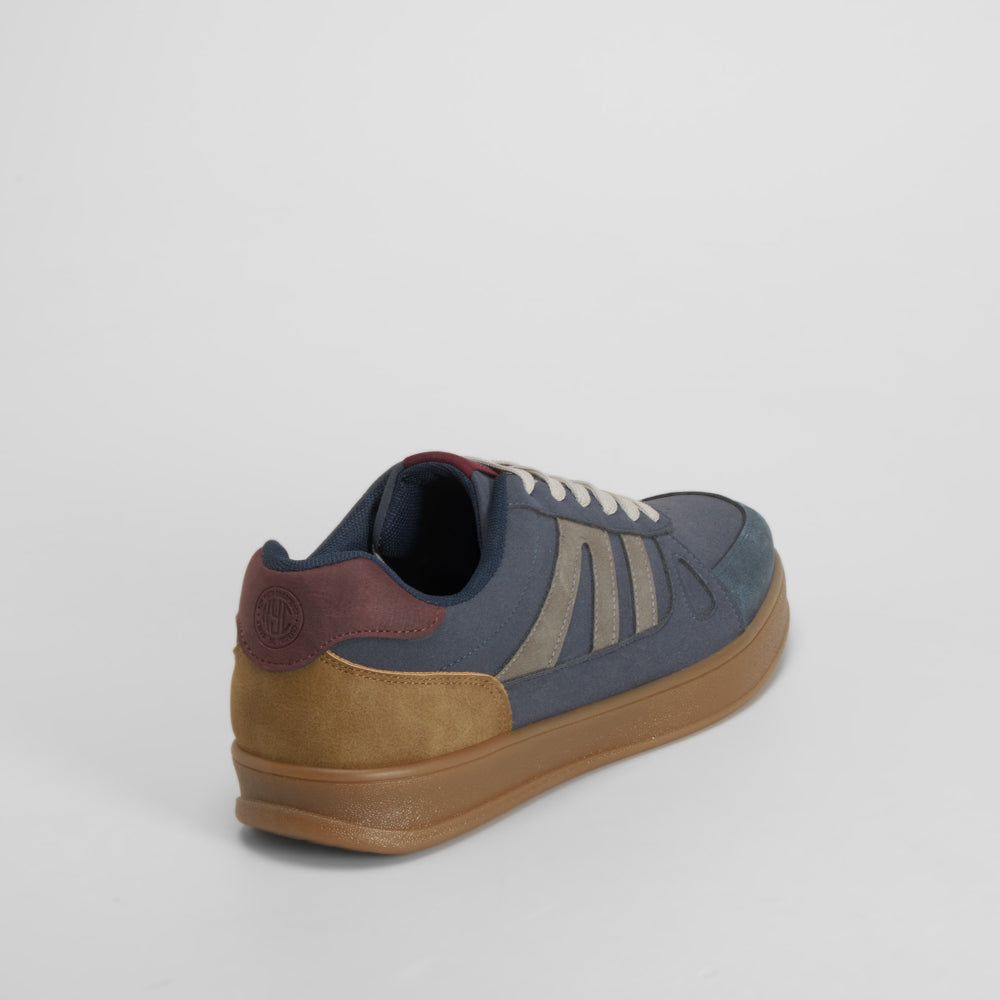 Deportiva urbana azul NYC