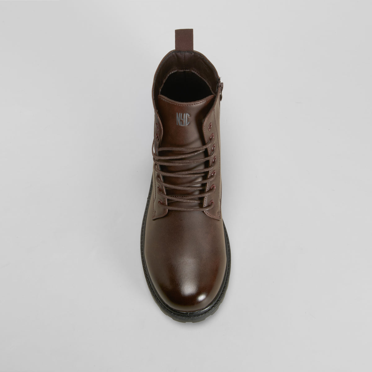 Botín militar básico cordones marrón NYC