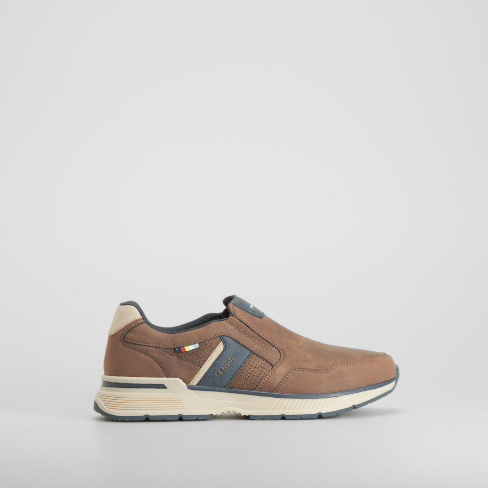 Zapatilla slip on runner marrón SENDA ROAD