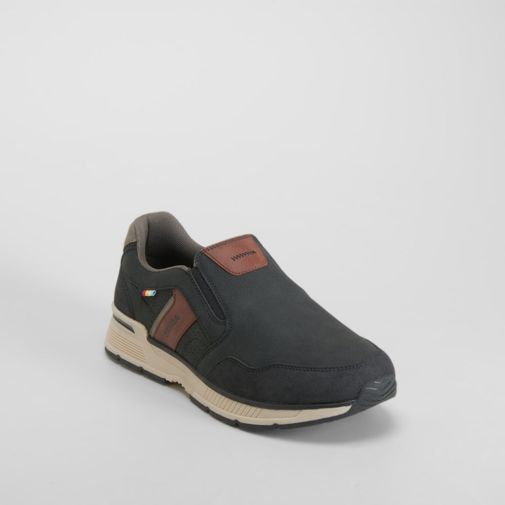 Zapatilla casual negra suela clara SENDA ROAD