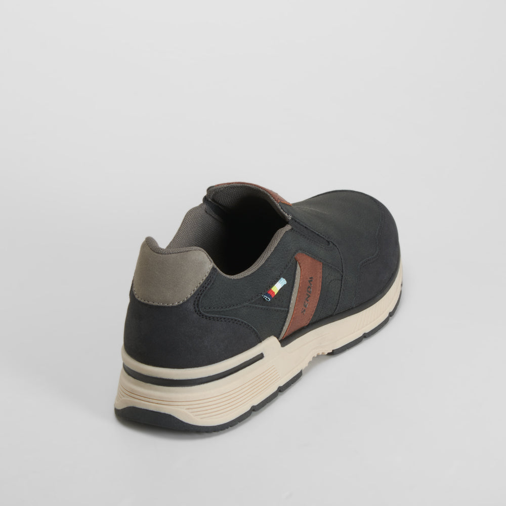 Zapatilla casual negra suela clara SENDA ROAD
