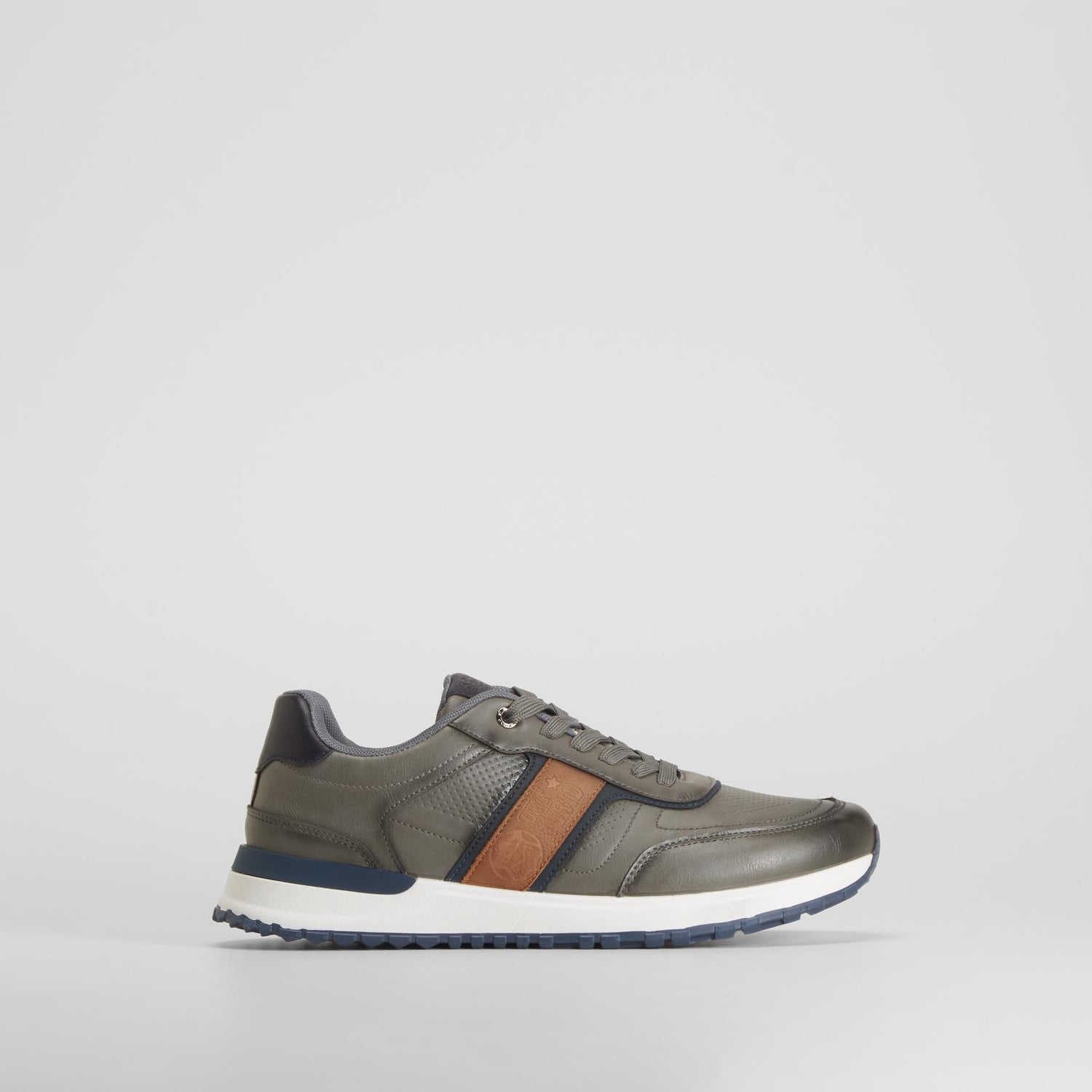 Zapatilla deportiva retro jogger gris SENDA ROAD